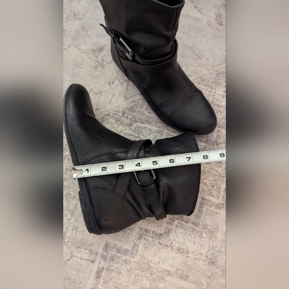 American Woman's Classic Boots Size